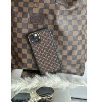 Чехол для iPhone 15 в стиле Louis Vuitton Damier Brown