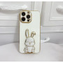 Білий чохол iPhone 14 pro з підставкою у формі кролика з кольоровим блоковим дизайном та вбудованою підставкою